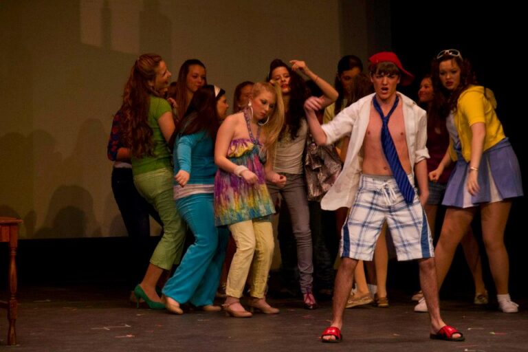 Scene from Legally Blonde (2013) production, photo 7 of 30