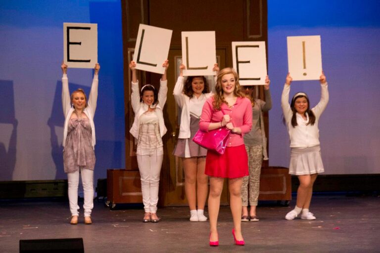 Scene from Legally Blonde (2013) production, photo 24 of 30