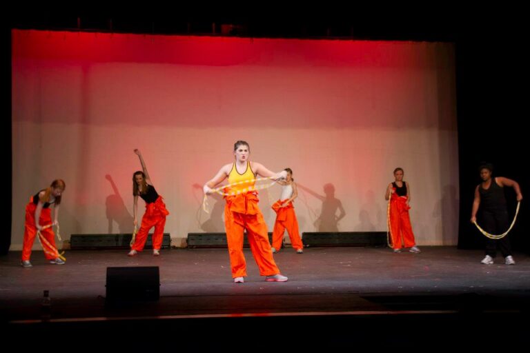 Scene from Legally Blonde (2013) production, photo 25 of 30