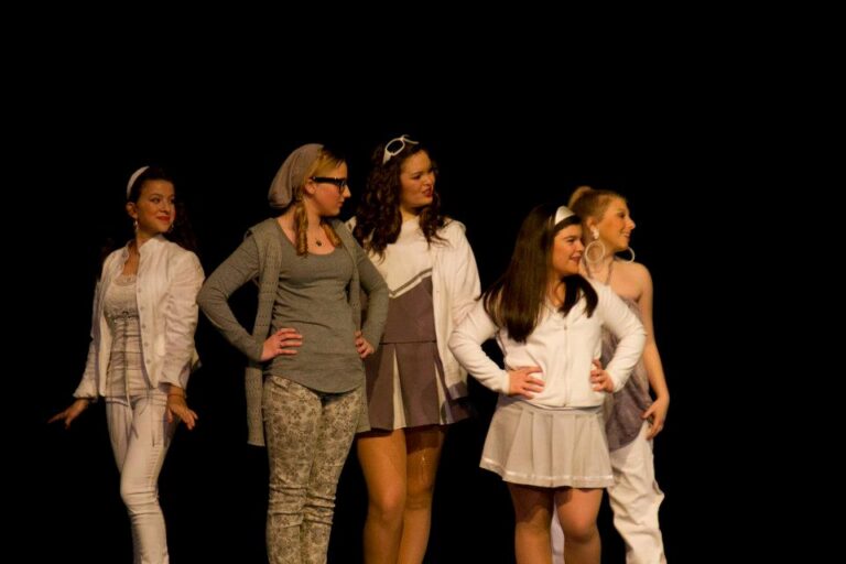 Scene from Legally Blonde (2013) production, photo 26 of 30