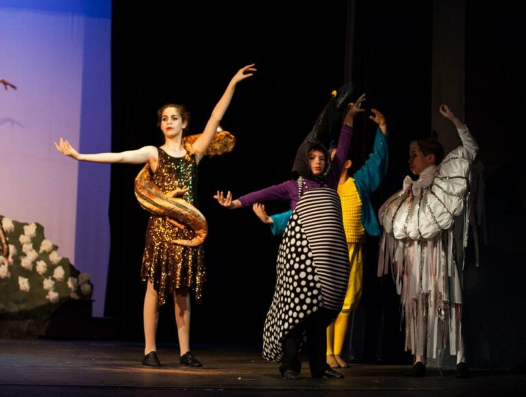 Scene from The Little Mermaid Jr. (2013) production, photo 3 of 23
