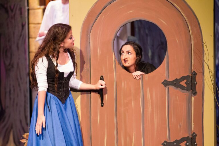 Scene from Snow White (2013) production, photo 2 of 30
