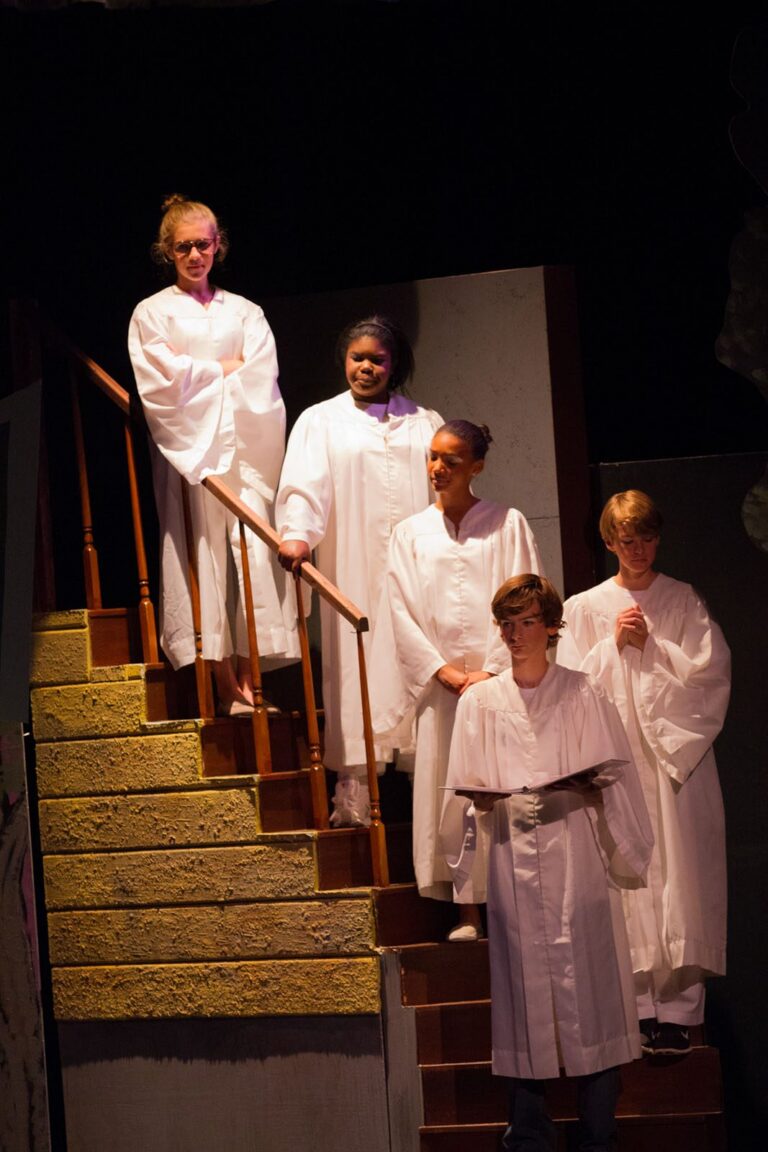 Scene from Snow White (2013) production, photo 9 of 30