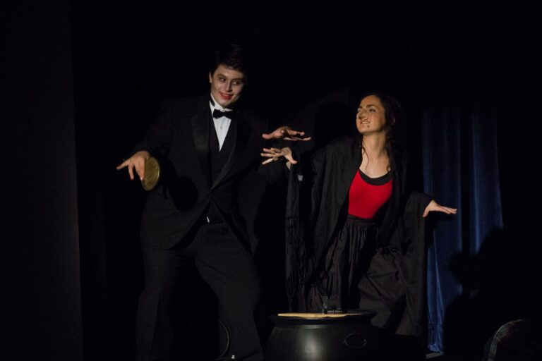 Scene from Snow White (2013) production, photo 18 of 30