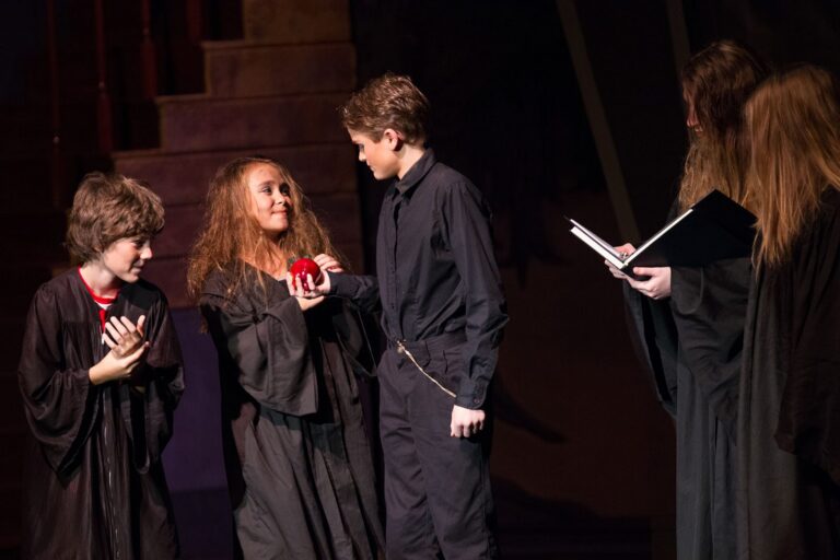 Scene from Snow White (2013) production, photo 22 of 30