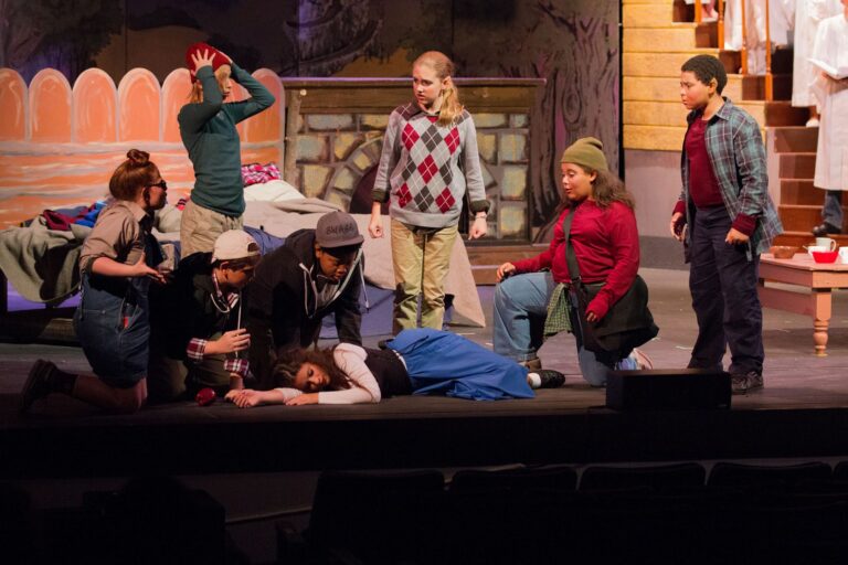 Scene from Snow White (2013) production, photo 24 of 30