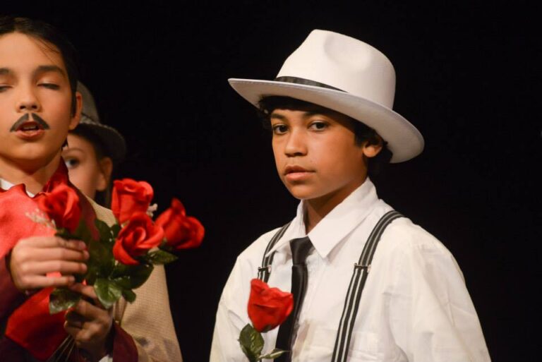 Scene from Bugsy Malone (2015) production, photo 14 of 30