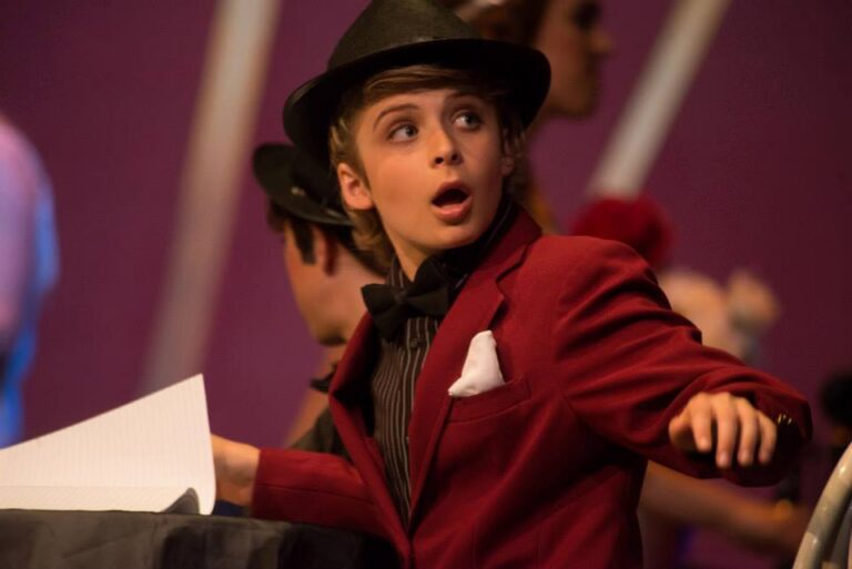 Scene from Bugsy Malone (2015) production, photo 21 of 30