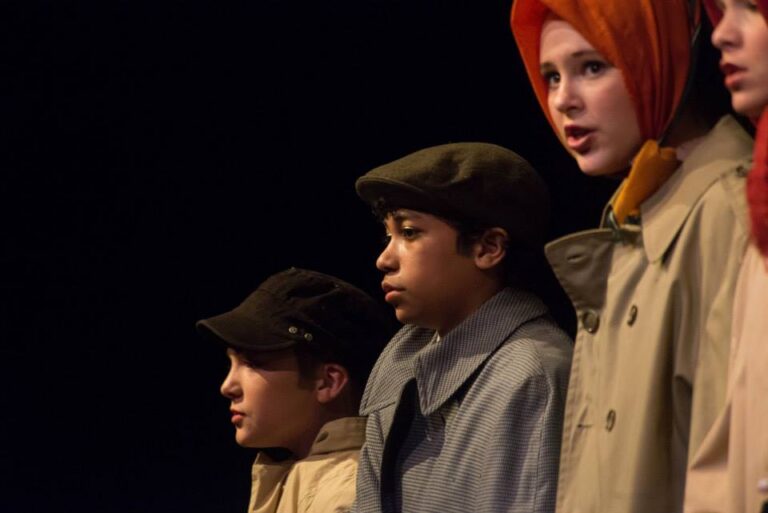 Scene from Bugsy Malone (2015) production, photo 27 of 30
