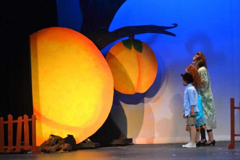 Scene from James and the Giant Peach (2017) production, photo 10 of 30