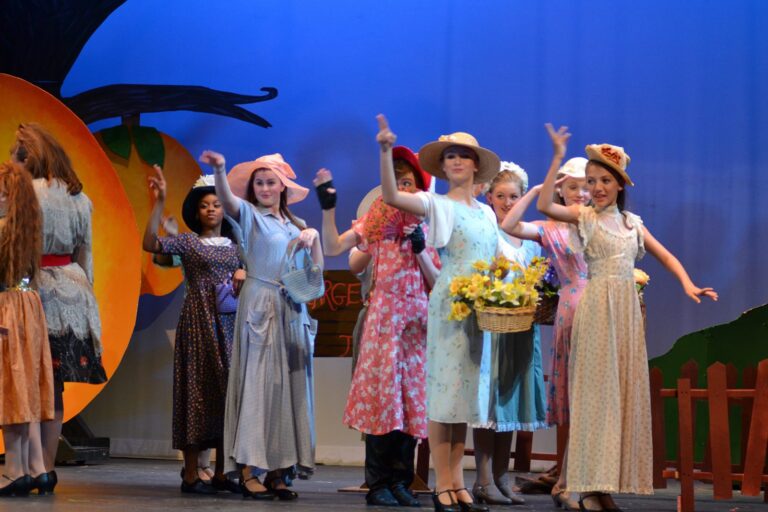 Scene from James and the Giant Peach (2017) production, photo 11 of 30