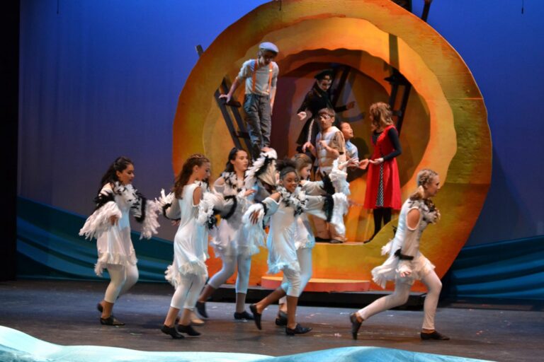 Scene from James and the Giant Peach (2017) production, photo 26 of 30