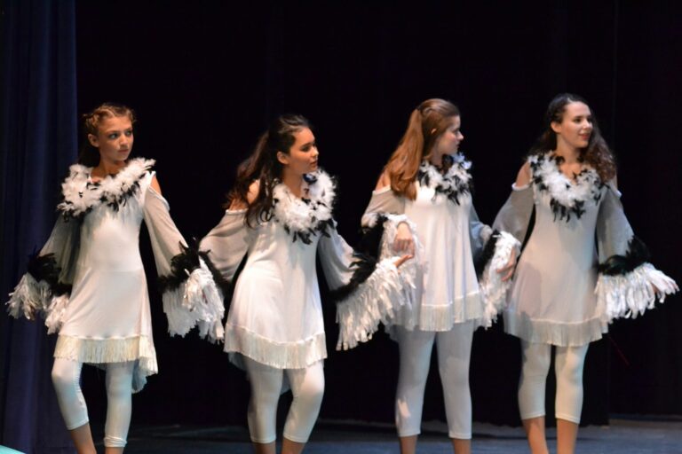 Scene from James and the Giant Peach (2017) production, photo 28 of 30