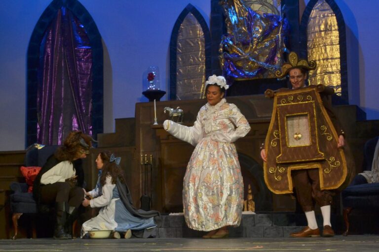 Scene from Beauty and the Beast (2017) production, photo 2 of 30