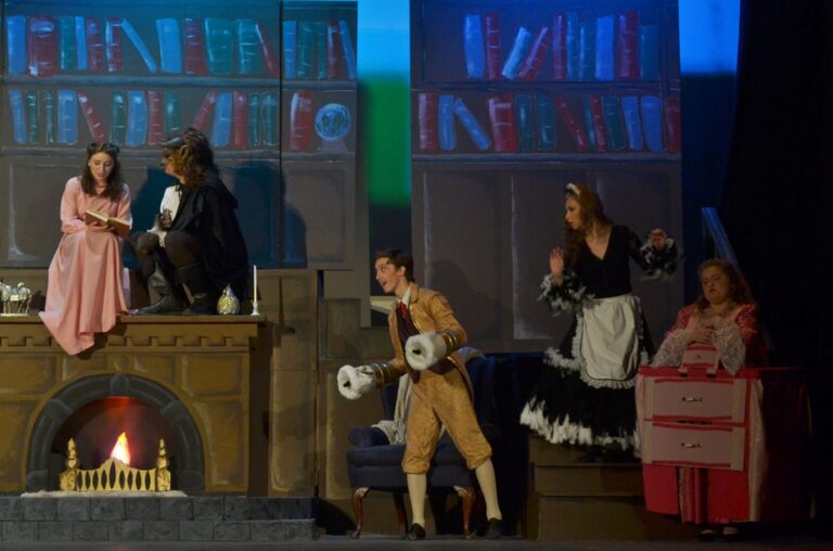 Scene from Beauty and the Beast (2017) production, photo 5 of 30