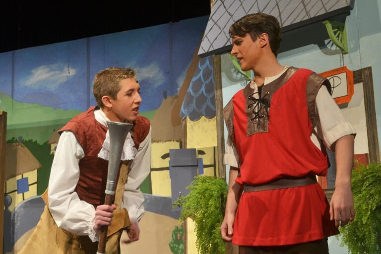 Scene from Beauty and the Beast (2017) production, photo 7 of 30