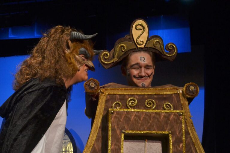 Scene from Beauty and the Beast (2017) production, photo 21 of 30