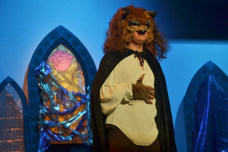 Scene from Beauty and the Beast (2017) production, photo 30 of 30