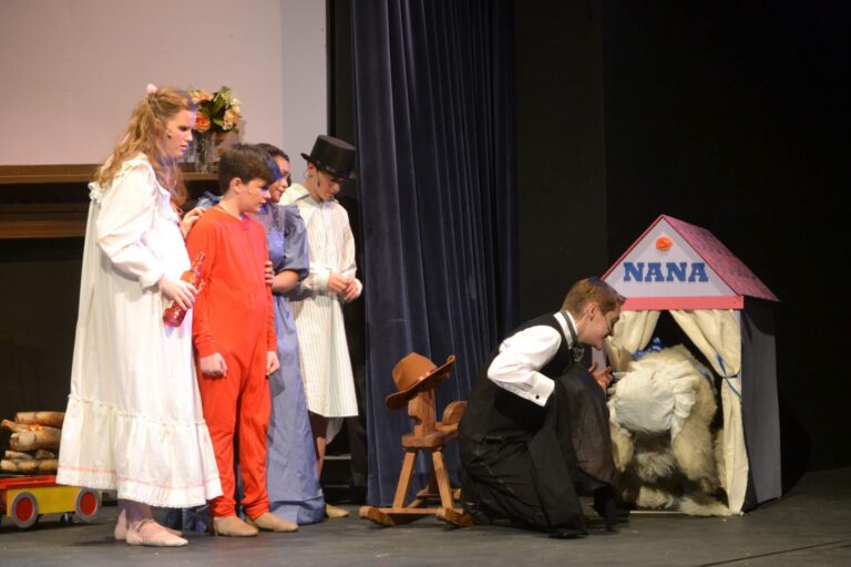 Scene from Peter Pan (2018) production, photo 4 of 30