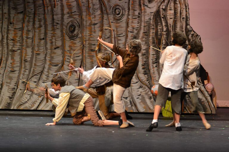 Scene from Peter Pan (2018) production, photo 11 of 30