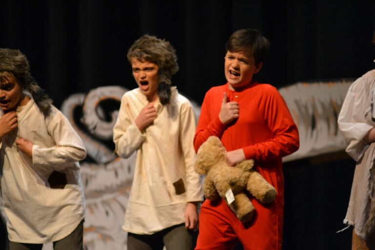 Scene from Peter Pan (2018) production, photo 13 of 30