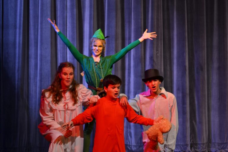 Scene from Peter Pan (2018) production, photo 25 of 30