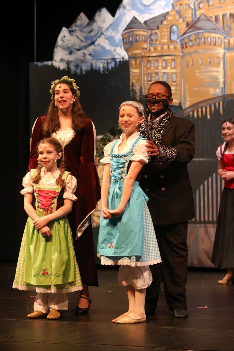 Scene from Disney’s Frozen Jr. (2021) production, photo 1 of 30